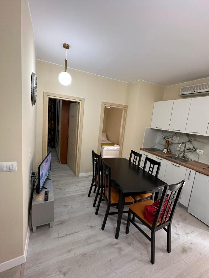 Holiday House Durrës Buitenkant foto