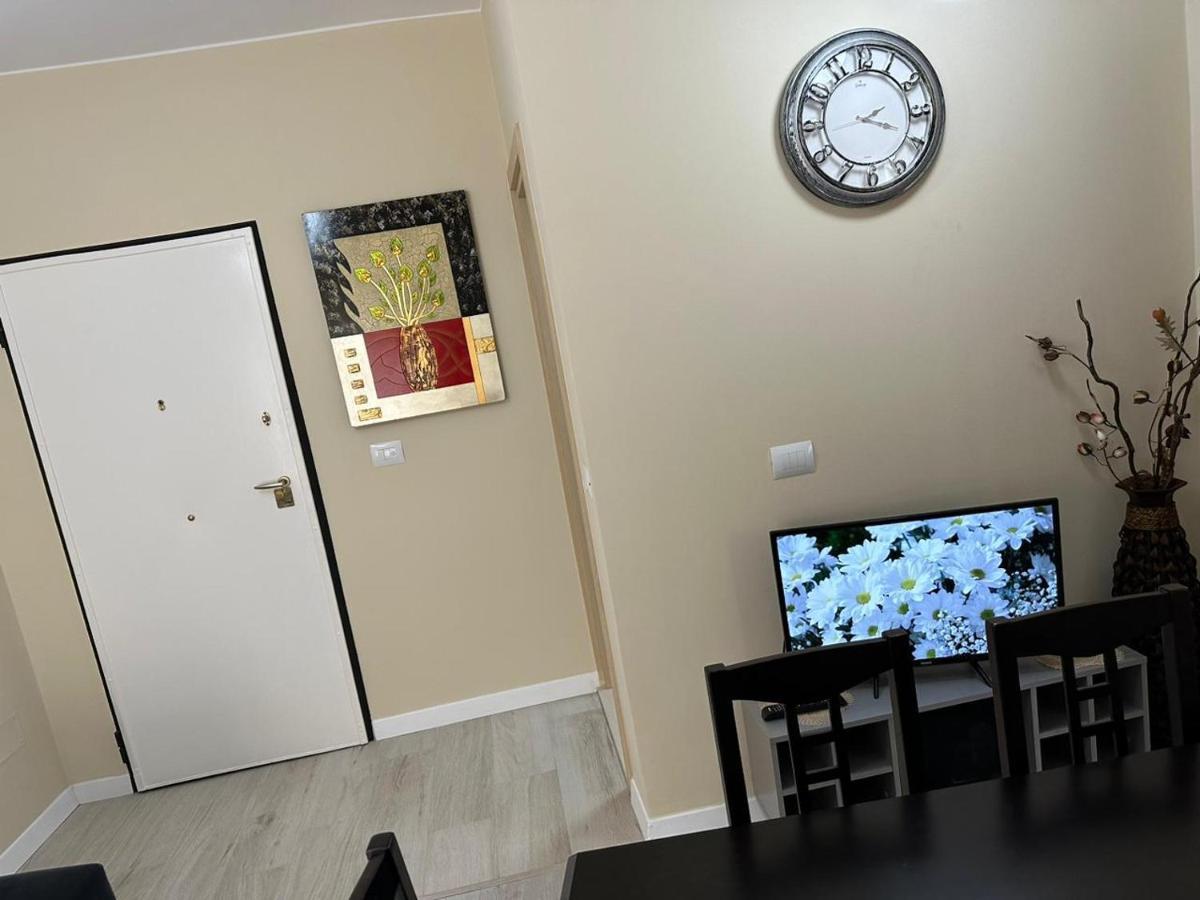 Holiday House Durrës Buitenkant foto